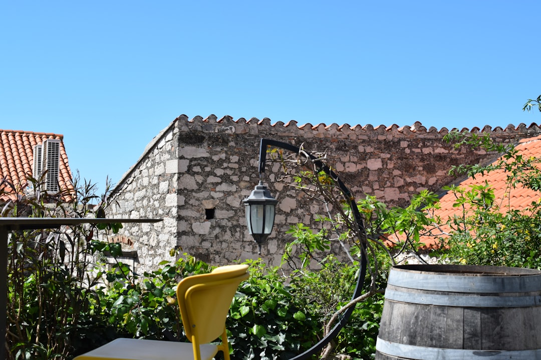 Seasonal gardening in a Turkish-inspired garden